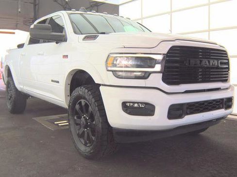 Used 2022 RAM 2500 Laramie AWD/4WD image 2