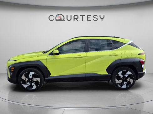 New 2026 Hyundai Kona Limited FWD image 2