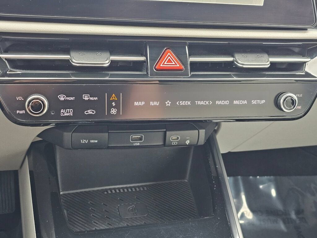 Certified 2023 Kia Niro Wind w/ Wind Preserve Package FWD image 16