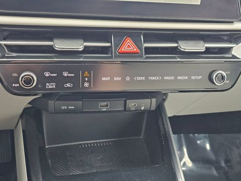 Certified 2023 Kia Niro Wind w/ Wind Preserve Package FWD image 16