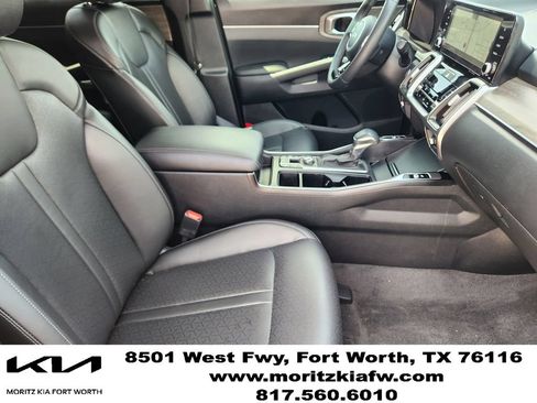 Certified 2023 Kia Sorento EX w/ Panoramic Sunroof Package FWD image 13