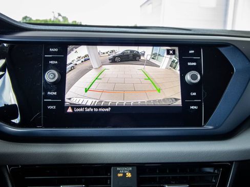 Certified 2023 Volkswagen Taos SE w/ Panoramic Sunroof Package FWD image 42