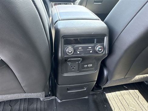 Certified 2023 GMC Acadia Denali w/ Denali Ultimate Package AWD/4WD image 21
