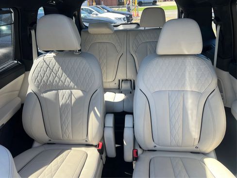 Used 2021 BMW X7 M50i AWD/4WD image 31