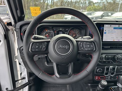 Used 2024 Jeep Wrangler Unlimited Rubicon w/ Technology Group image 27