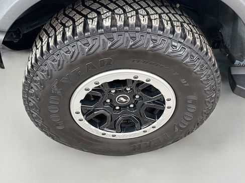 Used 2023 Ford Bronco Badlands image 30