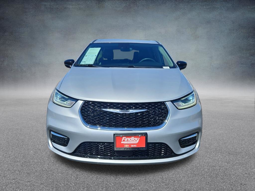 Used 2024 Chrysler Pacifica Touring-L FWD image 9