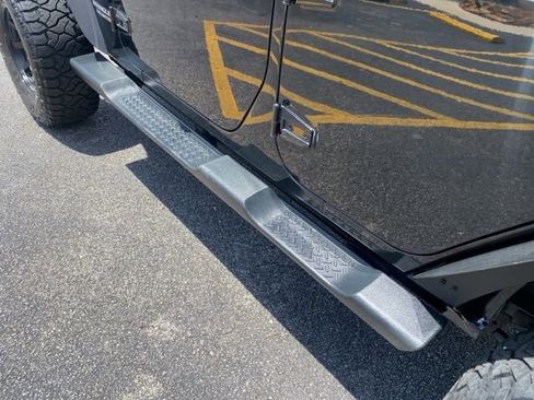 Used 2013 Jeep Wrangler Unlimited Sahara AWD/4WD image 11