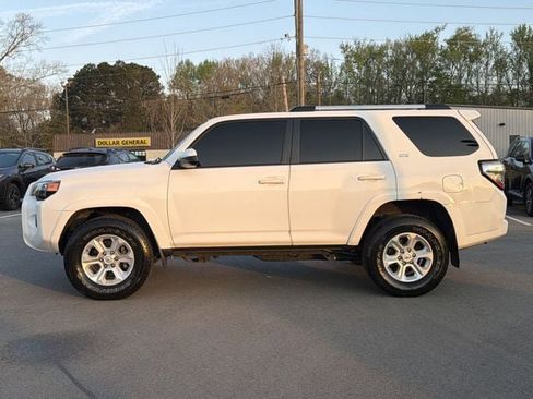 Used 2019 Toyota 4Runner SR5 AWD/4WD image 6