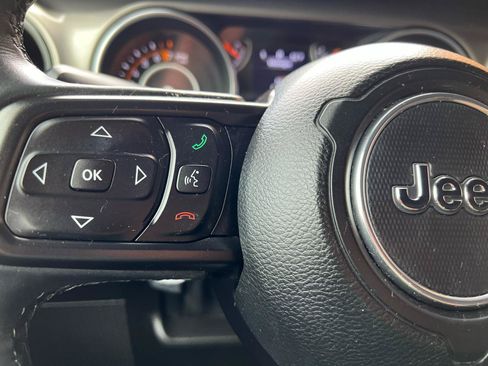 Used 2018 Jeep Wrangler Sport AWD/4WD image 34