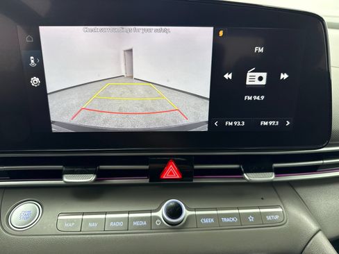 Used 2024 Hyundai Elantra SEL FWD image 27