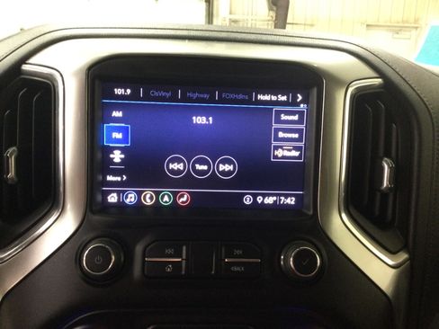 Used 2020 Chevrolet Silverado 1500 LTZ w/ LTZ Plus Package AWD/4WD image 13