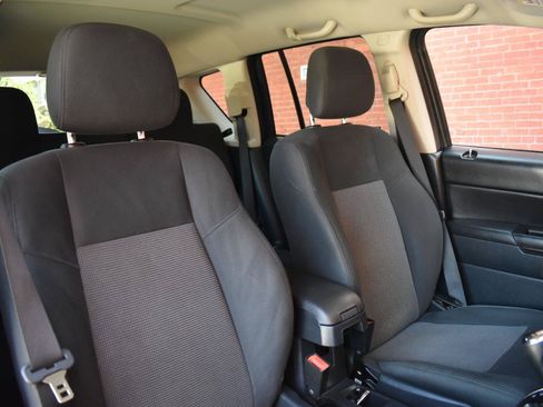 Used 2012 Jeep Compass Sport AWD/4WD image 18