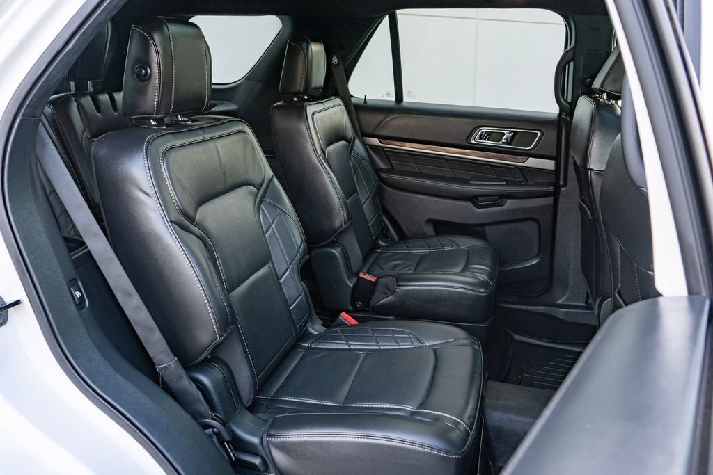 Used 2018 Ford Explorer Platinum AWD/4WD image 21
