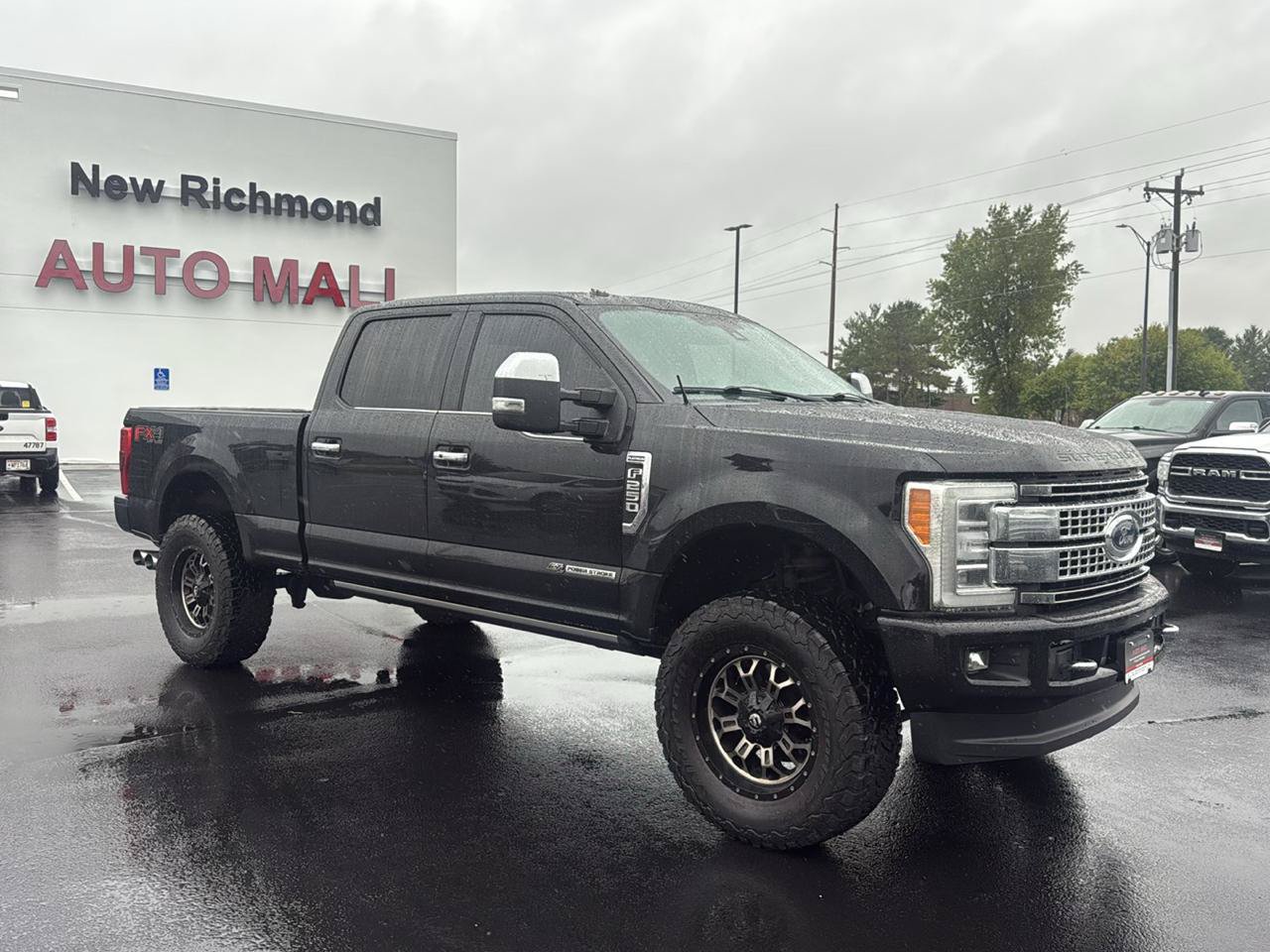 Used 2019 Ford F250 Platinum w/ FX4 Off-Road Package AWD/4WD image 7