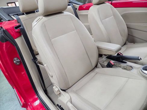 Used 2013 Volkswagen Beetle TDI FWD image 36