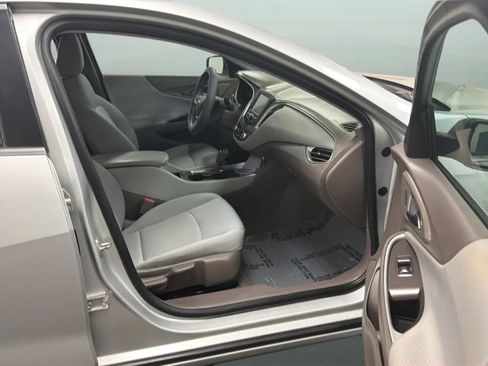 Used 2017 Chevrolet Malibu LS FWD image 22