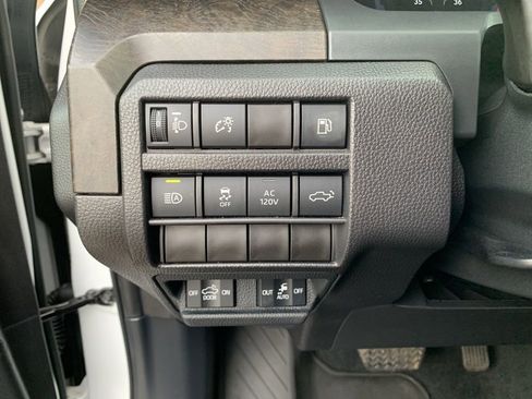 Used 2025 Toyota Tacoma Limited image 28