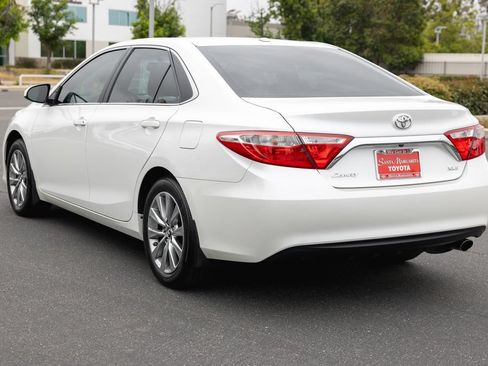 Used 2017 Toyota Camry XLE w/ Convenience Package FWD image 7
