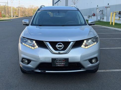 Used 2016 Nissan Rogue SL w/ SL Premium Package image 2
