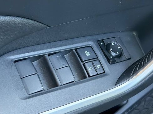 Used 2019 Toyota RAV4 XLE w/ Carpet Mat Package FWD image 11