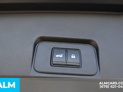 Used 2024 Nissan Rogue SV FWD image 21
