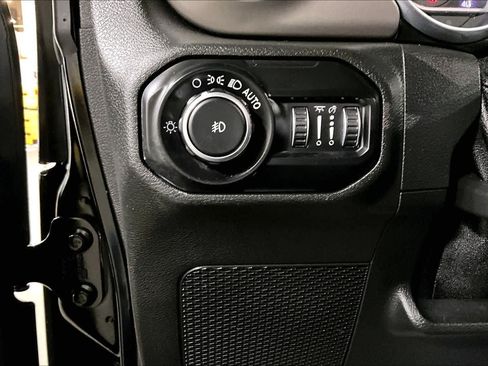 Used 2020 Jeep Wrangler Unlimited Sport S AWD/4WD image 35