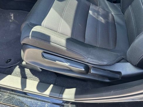 Used 2019 Honda CR-V LX image 12