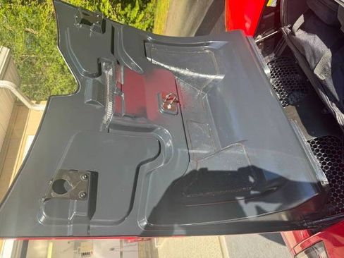 Used 2005 Ford GT RWD image 28