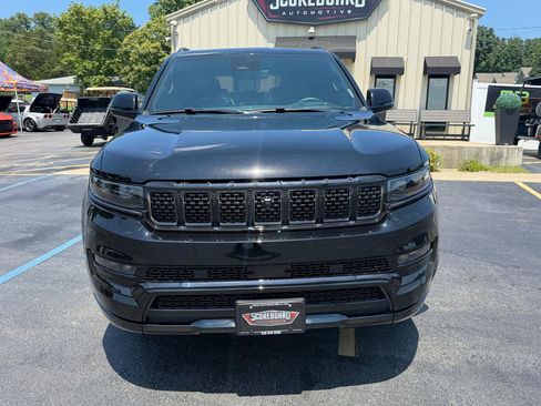 Used 2022 Jeep Grand Wagoneer Series II AWD/4WD image 8