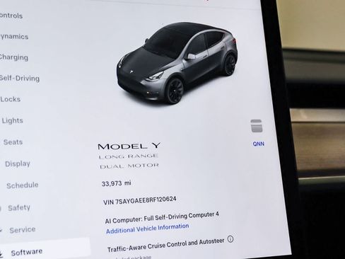 Used 2024 Tesla Model Y Long Range AWD/4WD image 20