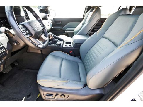Used 2025 Toyota 4Runner Trailhunter AWD/4WD image 11