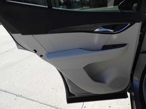 Used 2023 Buick Envision Avenir image 25