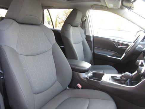 Certified 2024 Toyota RAV4 XLE w/ Convenience Package image 19