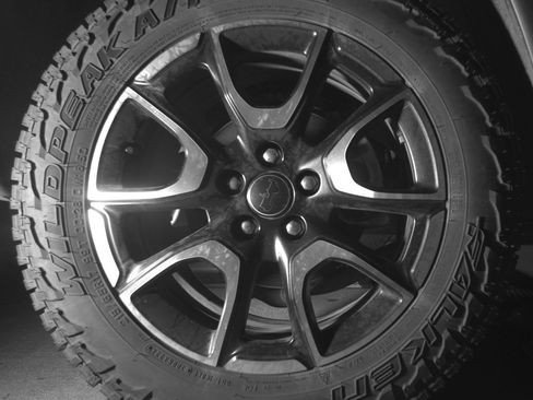 Used 2025 Jeep Compass Trailhawk AWD/4WD image 15