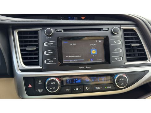 Used 2015 Toyota Highlander Plus image 21