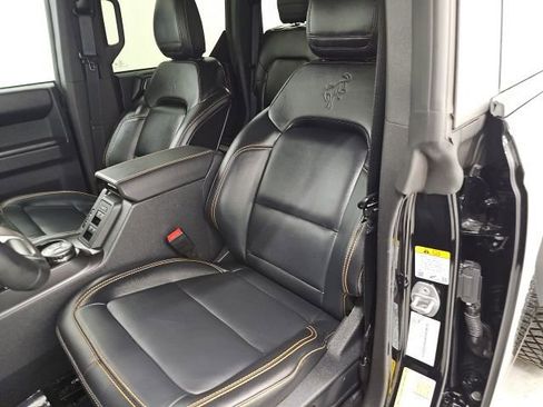 Used 2024 Ford Bronco Badlands image 13