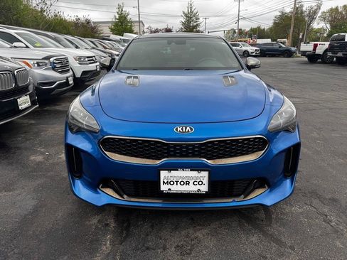 Used 2018 Kia Stinger GT1 AWD/4WD image 9