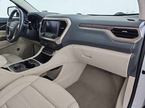 Used 2022 GMC Acadia Denali w/ Denali Technology Package FWD image 34