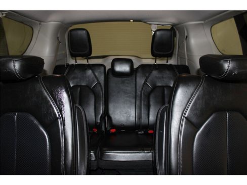 Used 2021 Chrysler Voyager Lxi image 14