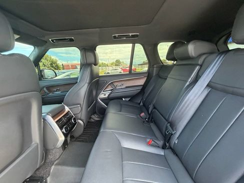 Used 2025 Land Rover Range Rover SE AWD/4WD image 16