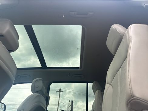 Used 2022 Jeep Wagoneer Series III w/ Premium Group I image 25