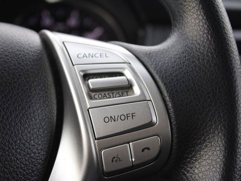 Used 2016 Nissan Rogue SV image 27