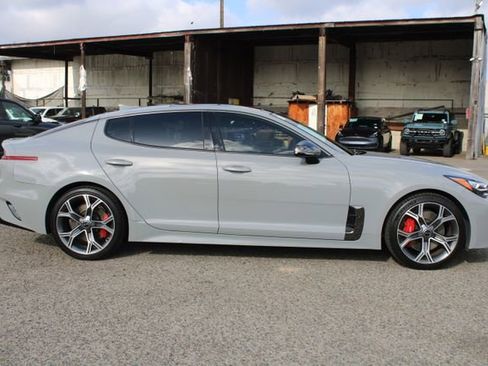 Used 2021 Kia Stinger GT1 RWD image 3