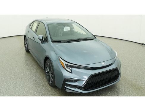 Used 2026 Toyota Corolla SE w/ SE Premium Package FWD image 14