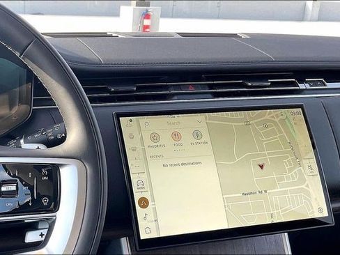 New 2026 Land Rover Range Rover SE AWD/4WD image 6