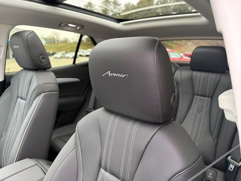 New 2026 Buick Envision Avenir image 17