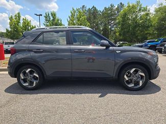 Used 2024 Hyundai Venue SEL FWD video 2