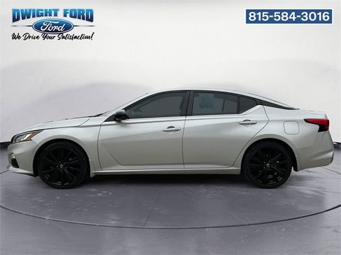 Used 2020 Nissan Altima 2.5 SR w/ Premium Package image 2