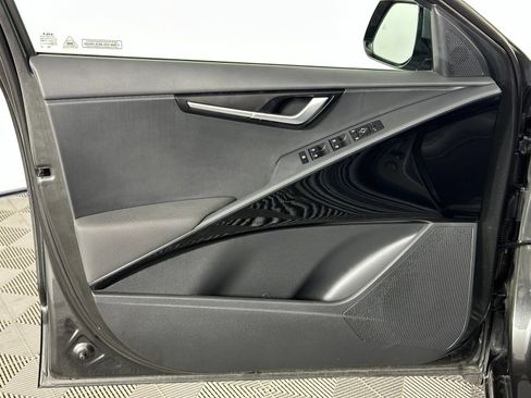 Used 2025 Kia Niro Wind w/ Wind Preserve Package FWD image 39